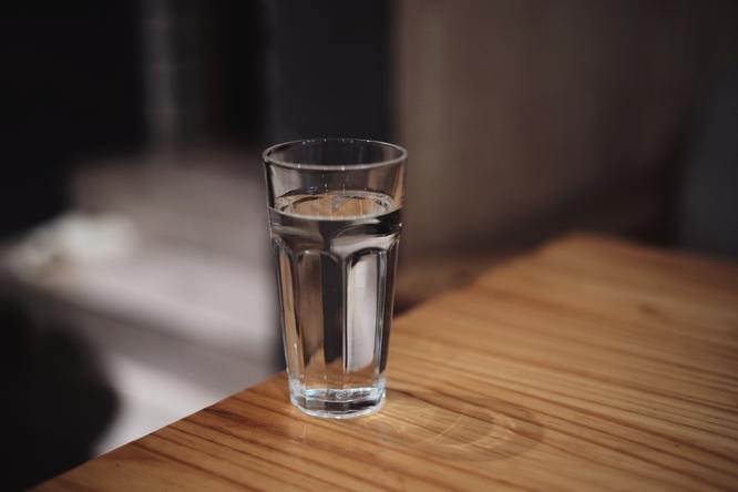 Nutrition Challenge: Nighttime hunger pangs? Try drinking a glass of water