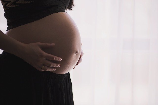 Myth: The COVID-19 vaccine can affect women’s fertility.